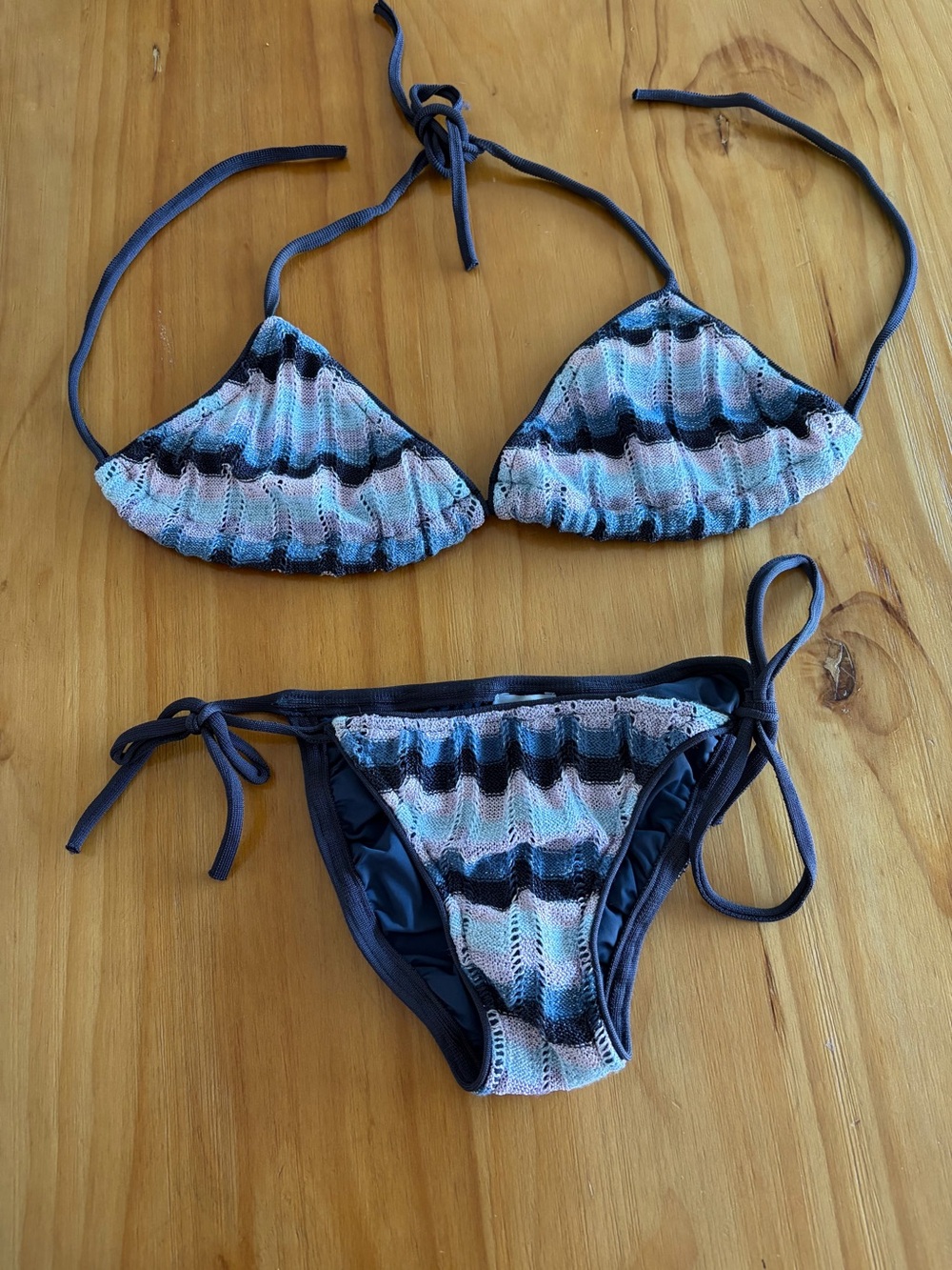 Women’s Striped Triangle Bikini Set - top M bottom S